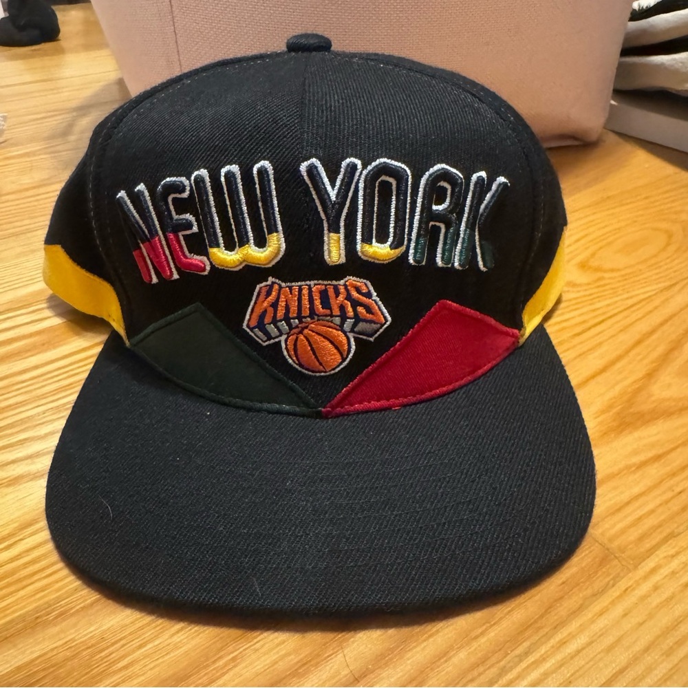 Men's New York Knicks Mitchell & Ness Snapback Hat